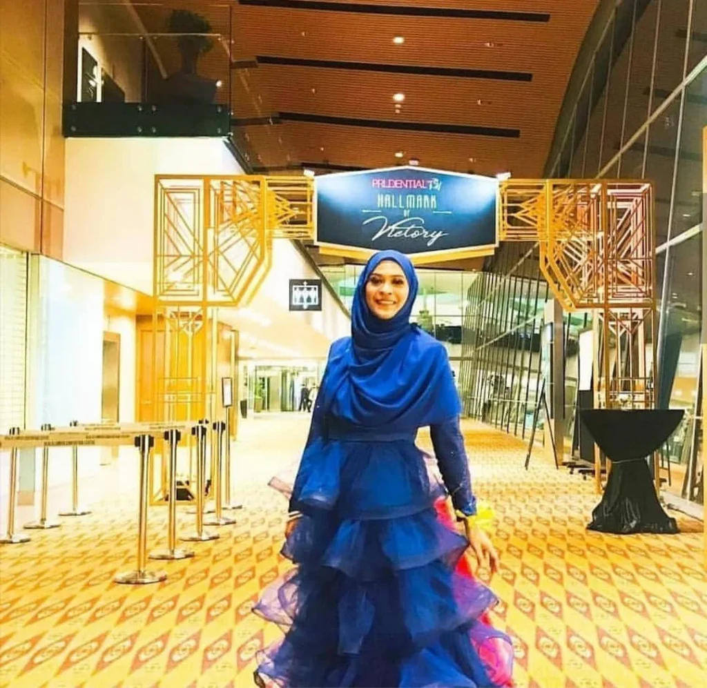 Tailor made with love.....cantik ssgt....sis kita ni....glam habis mlm tu-jpg